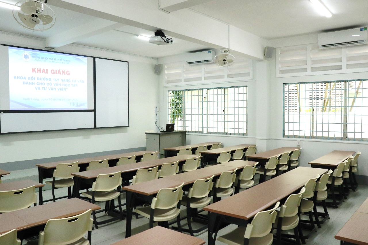 Kết hợp bàn ghế học sinh vào thiết kế nội thất trường học chuyên nghiệp