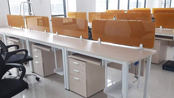 Vách ngăn bàn làm việc kính VNK-17