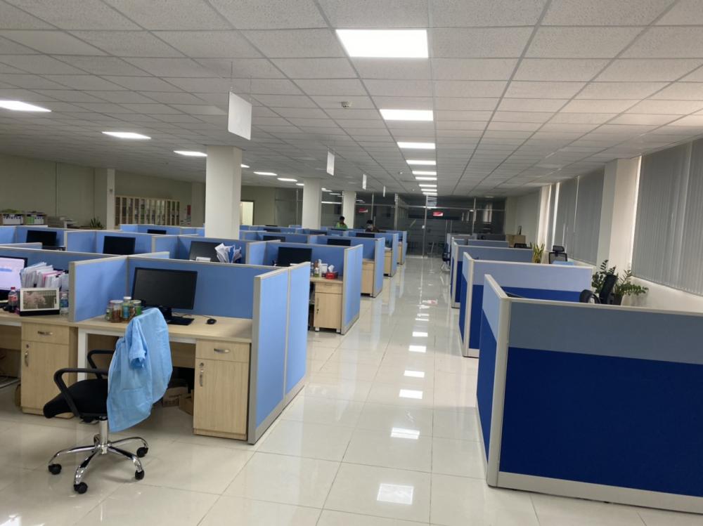 Vách ngăn bàn nhôm nỉ PTVNN-04