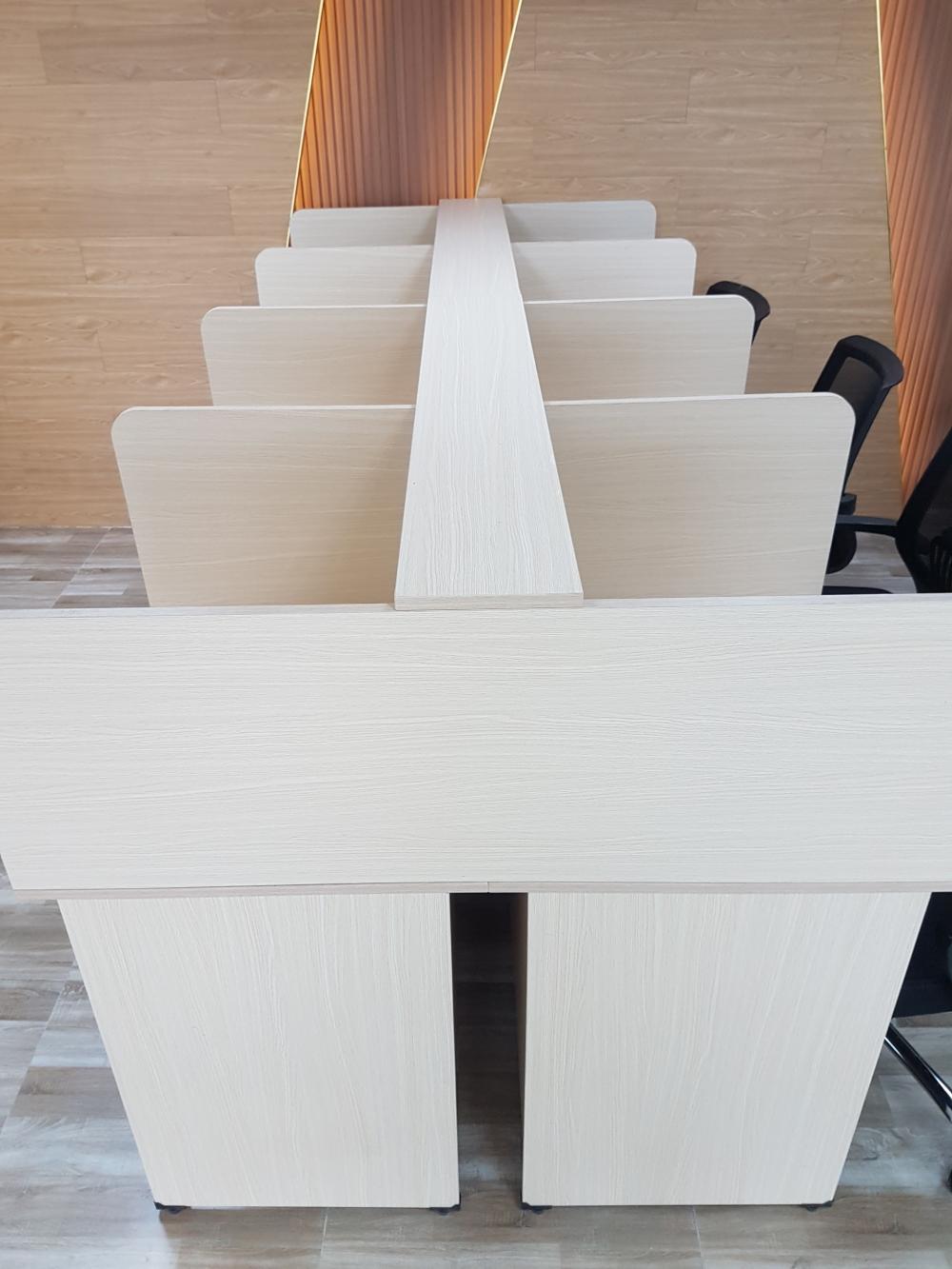 Vách ngăn bàn bằng gỗ VNG05