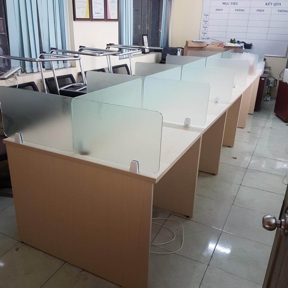 Vách ngăn bàn kính cường lực VNK-07