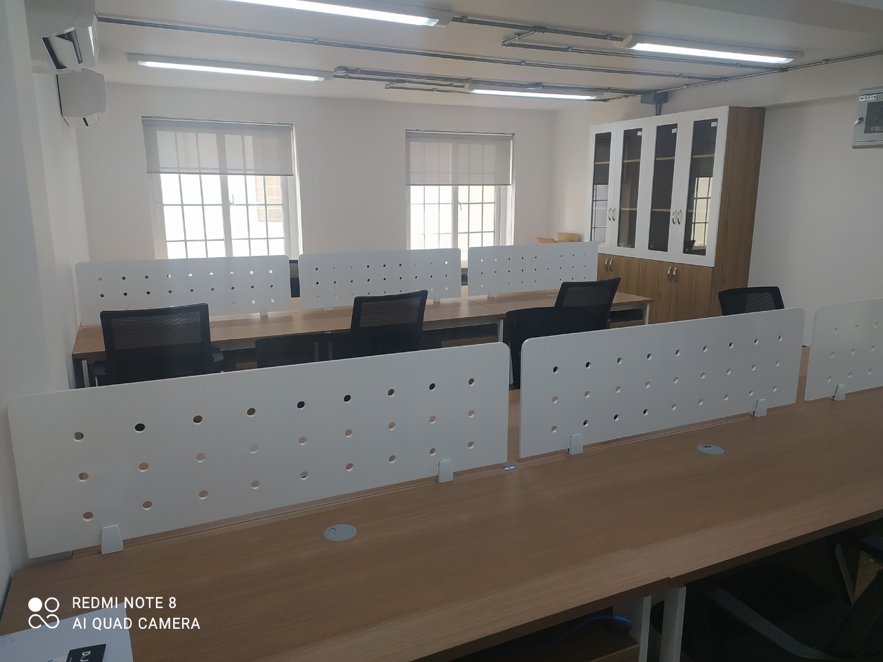 Vách ngăn bàn làm việc VNG-06