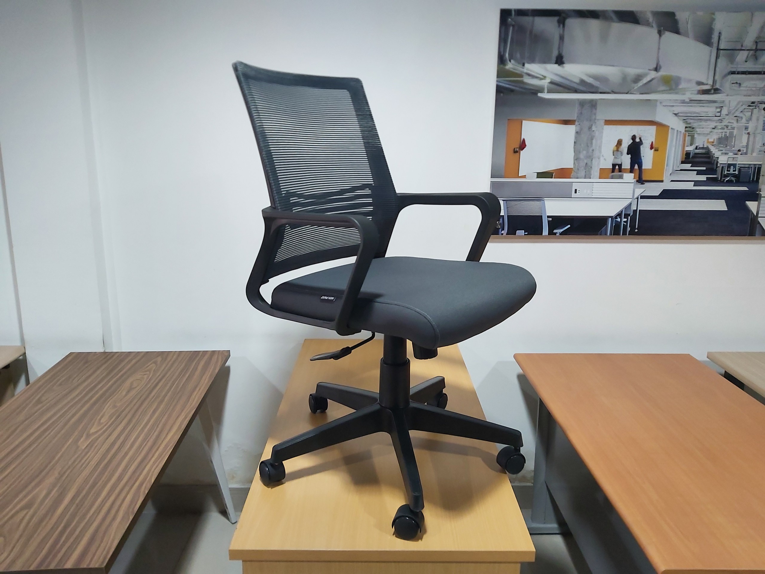 Ghế lưới nhân viên GL119 chân nhựa