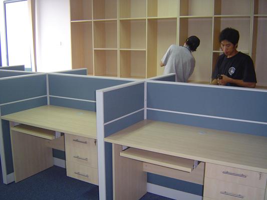 Vách ngăn bàn nhôm nỉ VN-N2T